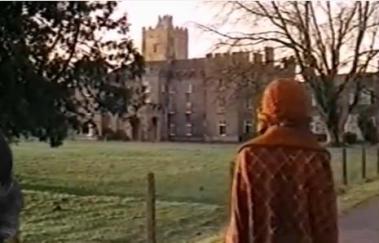 1975-In-this-House-of-Brede-Diana-Rigg-in-front-of-Drishane-02